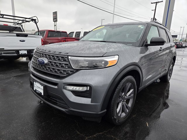 Certified 2023 Ford Explorer XLT w/ Equipment Group 202A AWD/4WD image 4