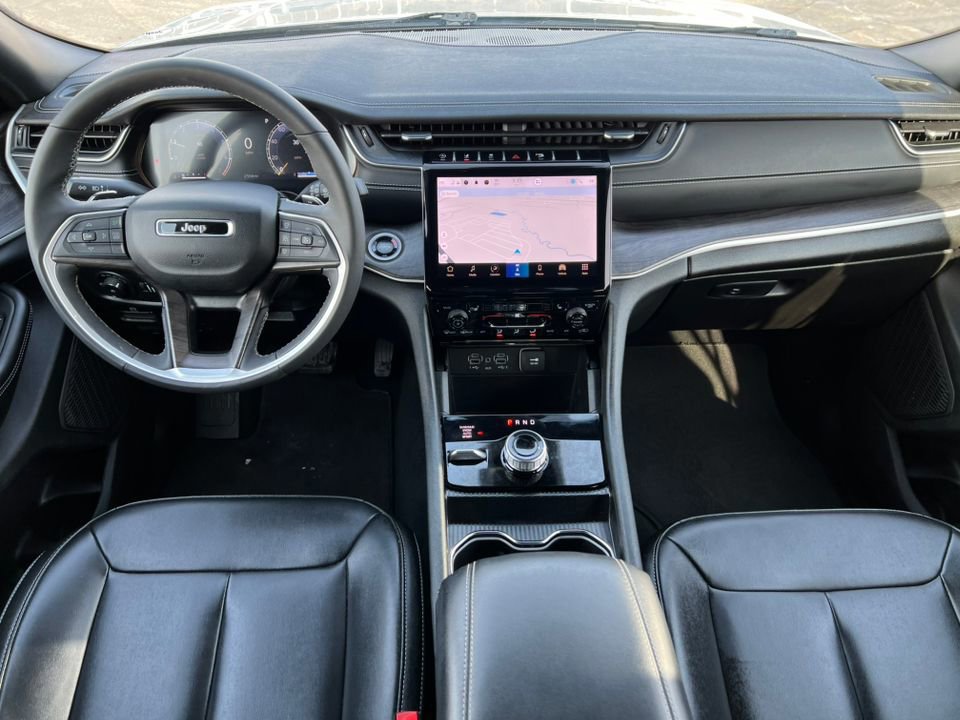 Used 2024 Jeep Grand Cherokee Limited w/ Trailer Tow Package image 8