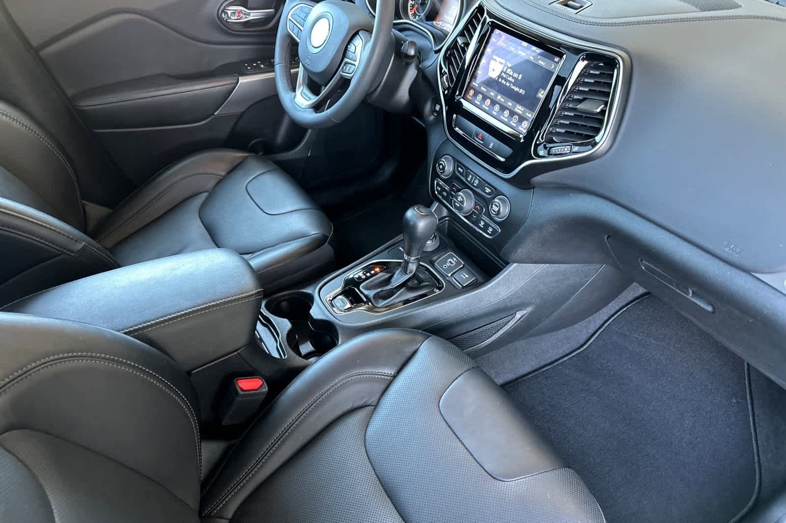 Used 2022 Jeep Cherokee Limited AWD/4WD image 16
