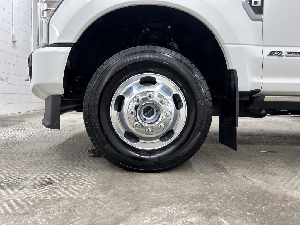 Certified 2022 Ford F350 Platinum w/ Snow Plow Prep Package AWD/4WD image 15