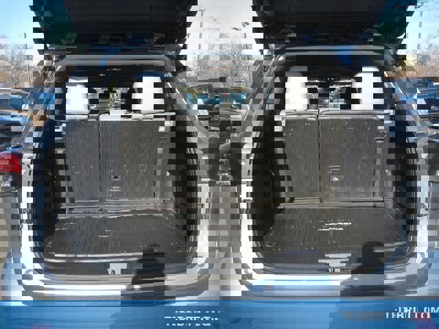 Used 2022 Toyota Highlander XLE image 12