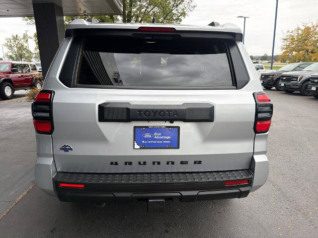 Used 2025 Toyota 4Runner SR5 AWD/4WD image 12