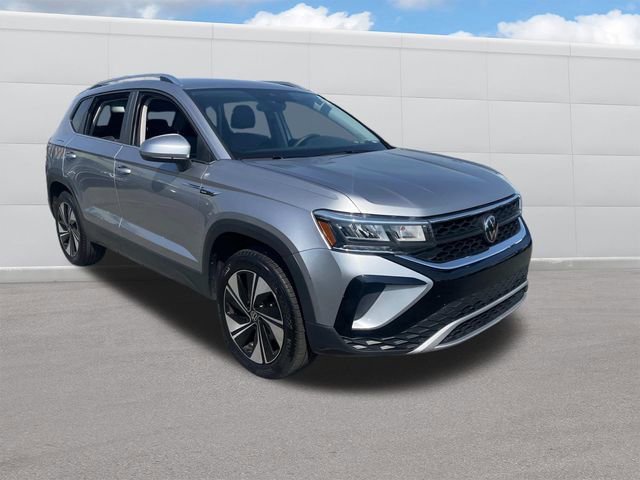 Used 2024 Volkswagen Taos SE image 12