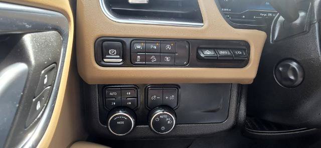 Used 2024 Chevrolet Suburban Premier AWD/4WD image 15