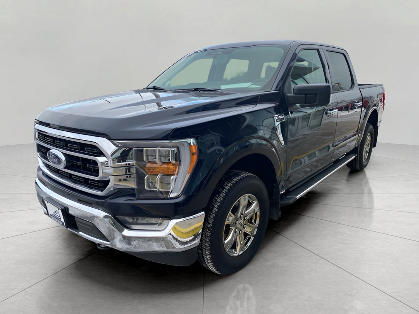 Certified 2022 Ford F150 XLT w/ Equipment Group 302A High image 3