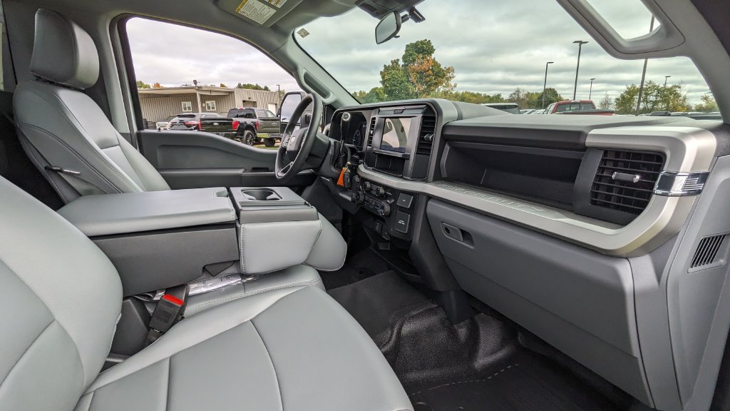Certified 2025 Ford F450 XL AWD/4WD image 26