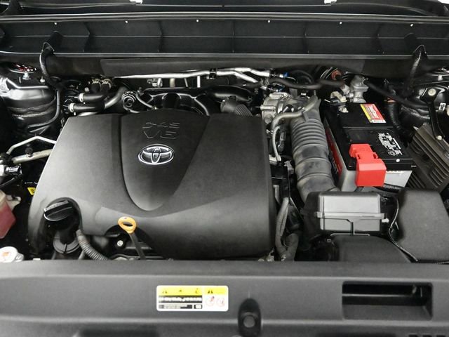 Used 2021 Toyota Highlander XLE AWD/4WD image 35