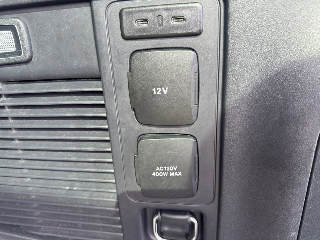 Certified 2025 Ford Expedition Platinum image 21