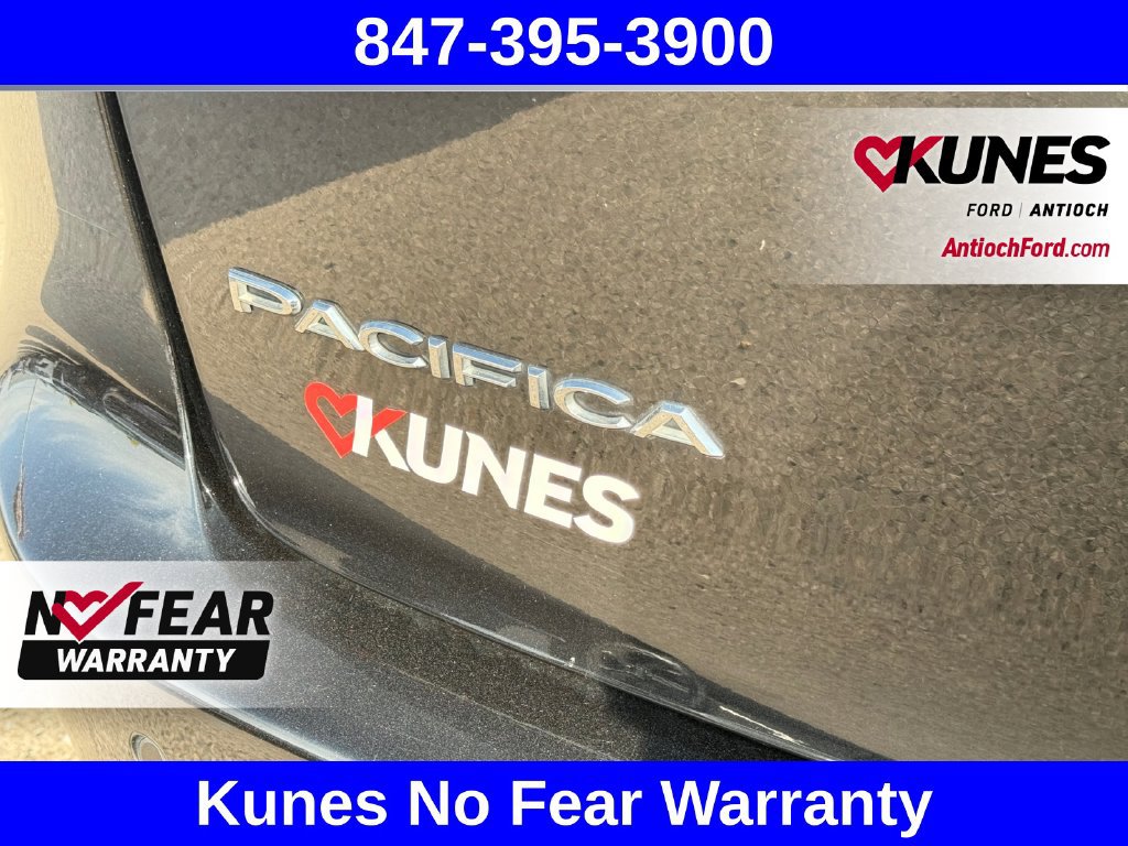 Used 2023 Chrysler Pacifica Touring-L FWD image 48