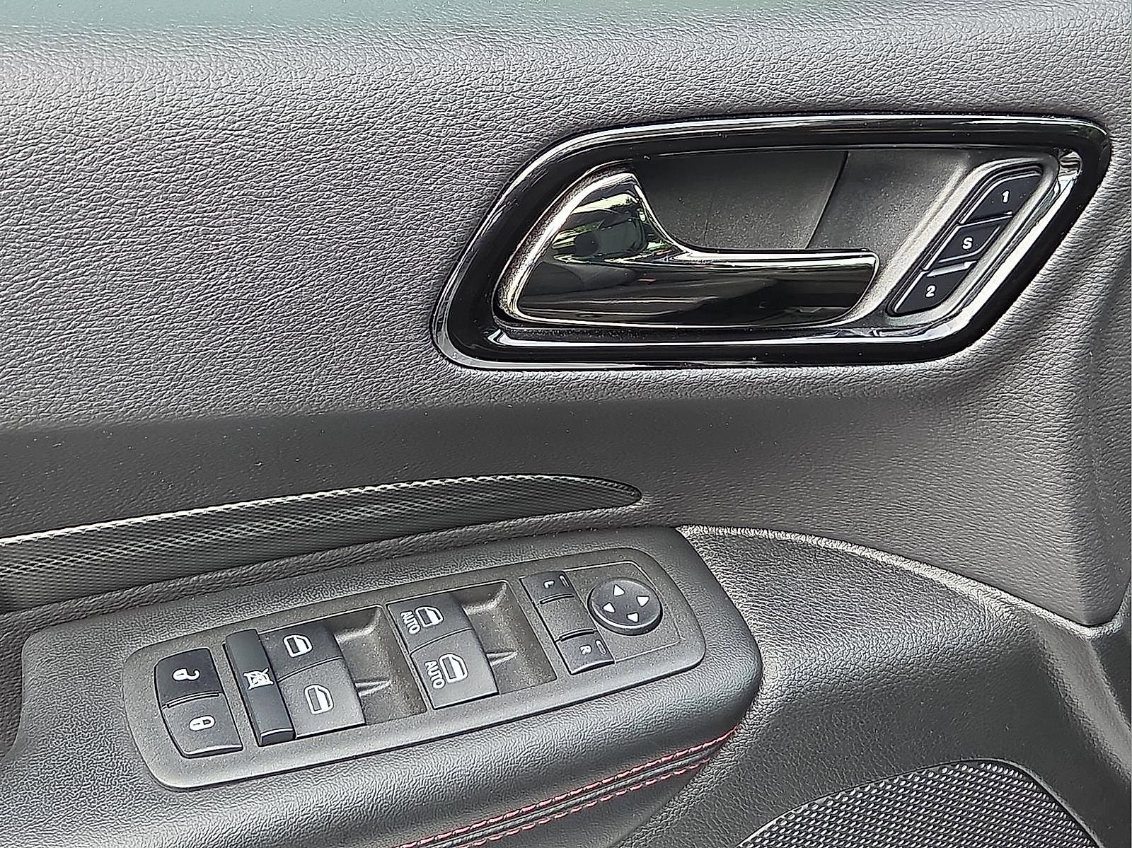 Used 2022 Dodge Durango R/T w/ Blacktop Package AWD/4WD image 14