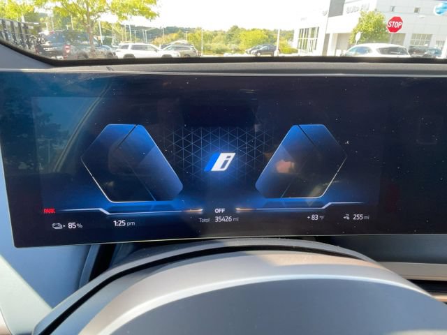 Used 2022 BMW iX xDrive50 w/ Premium Package AWD/4WD image 18