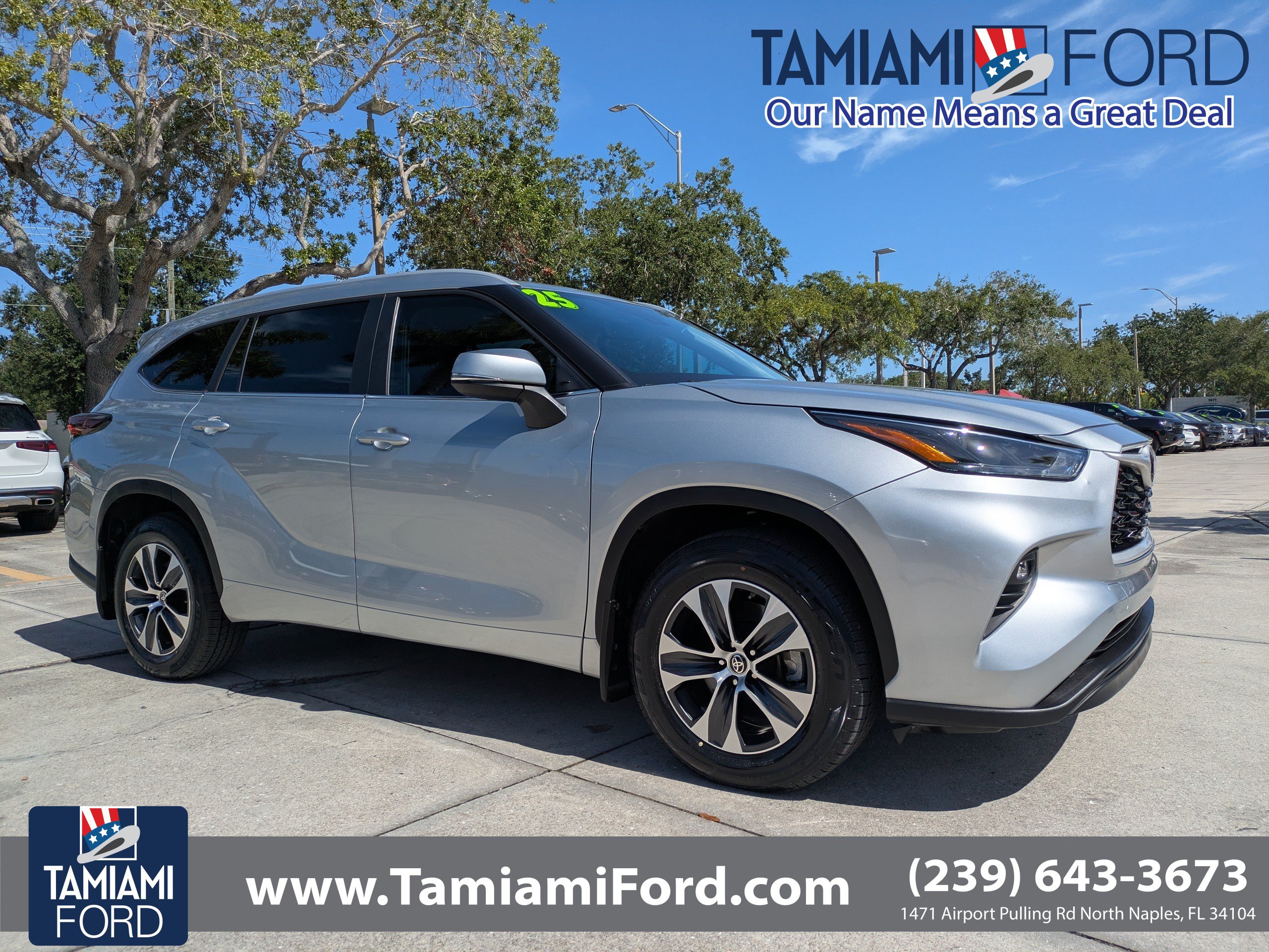 Used 2025 Toyota Highlander XLE FWD image 1