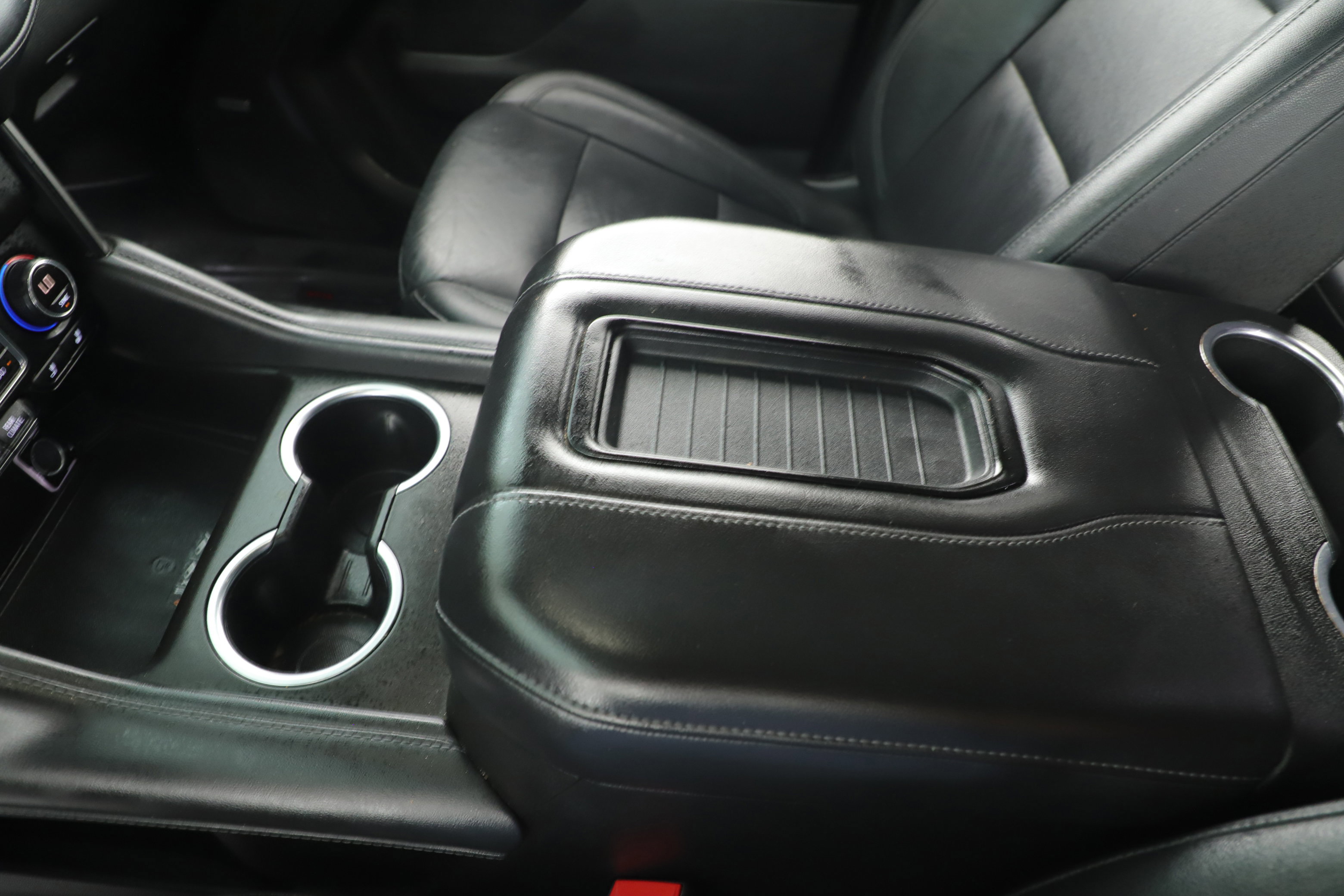 Used 2021 Chevrolet Suburban LT image 17