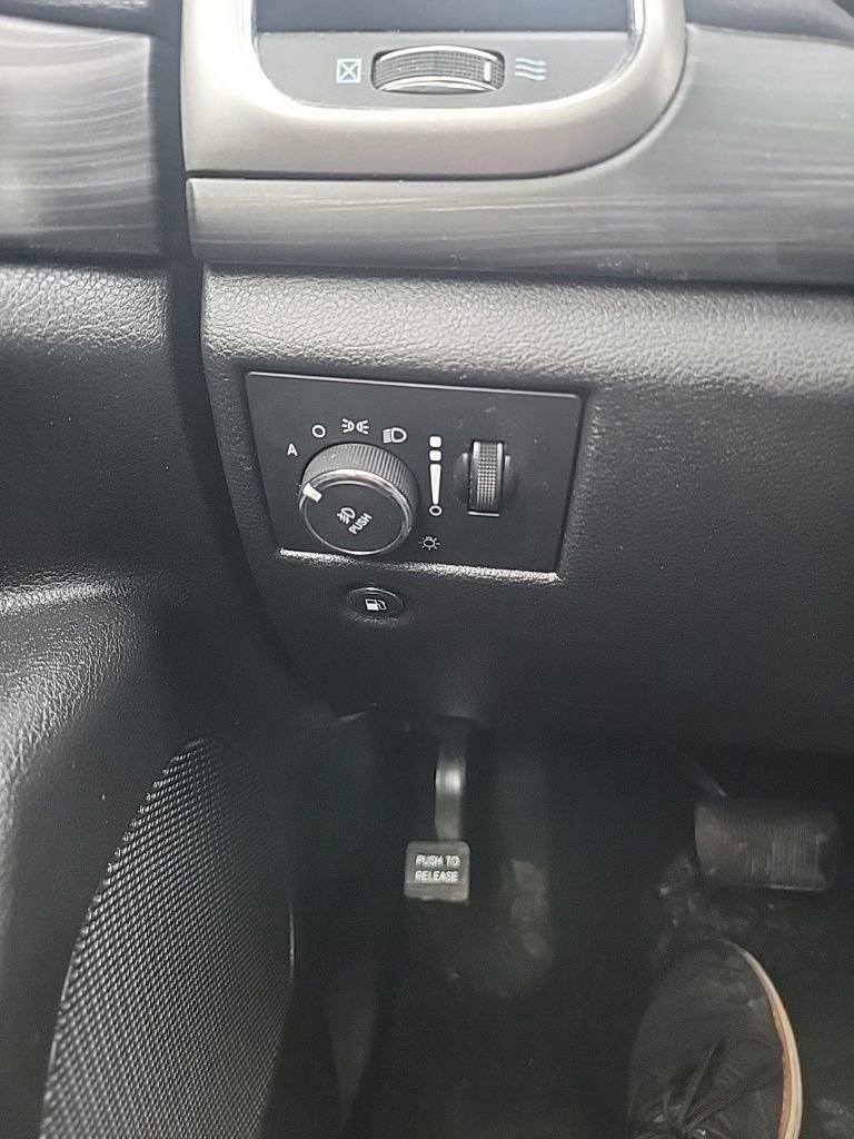 Used 2021 Jeep Grand Cherokee Laredo X image 42