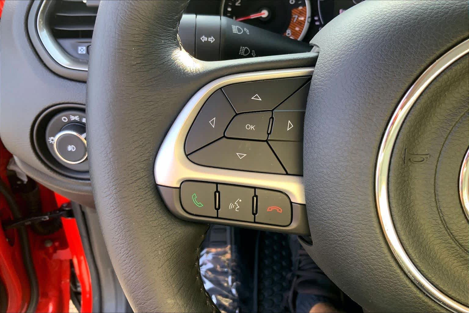 Used 2023 Jeep Renegade Latitude w/ Sun/Sound Group AWD/4WD image 23