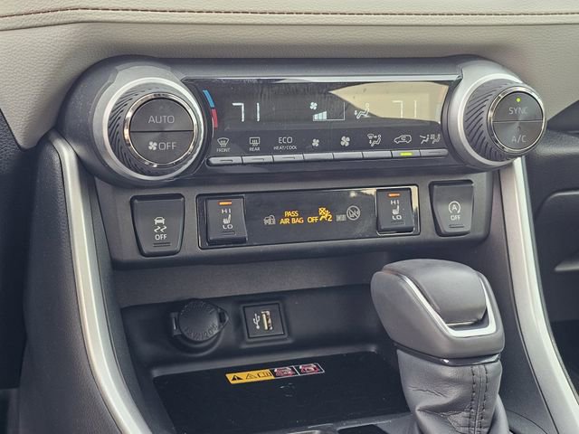 Used 2023 Toyota RAV4 XLE Premium image 20