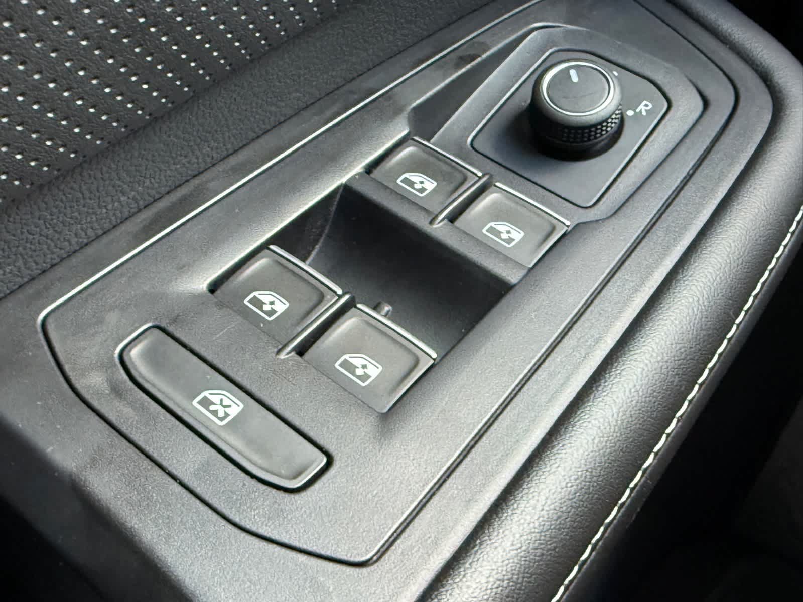 Used 2024 Volkswagen Atlas SE FWD image 15