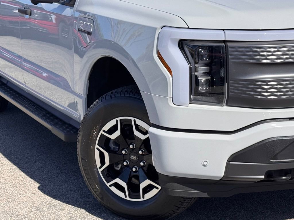 Certified 2023 Ford F150 Lightning XLT image 4