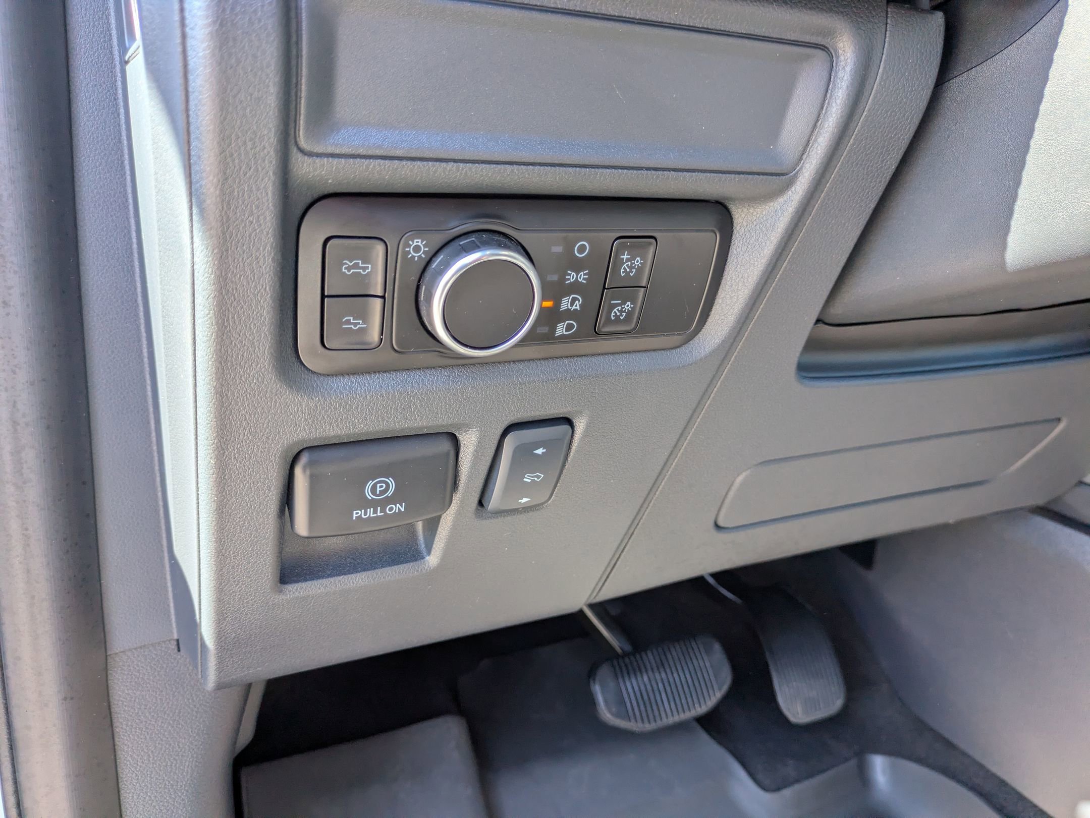 Certified 2025 Ford F150 Lightning Lariat AWD/4WD image 18