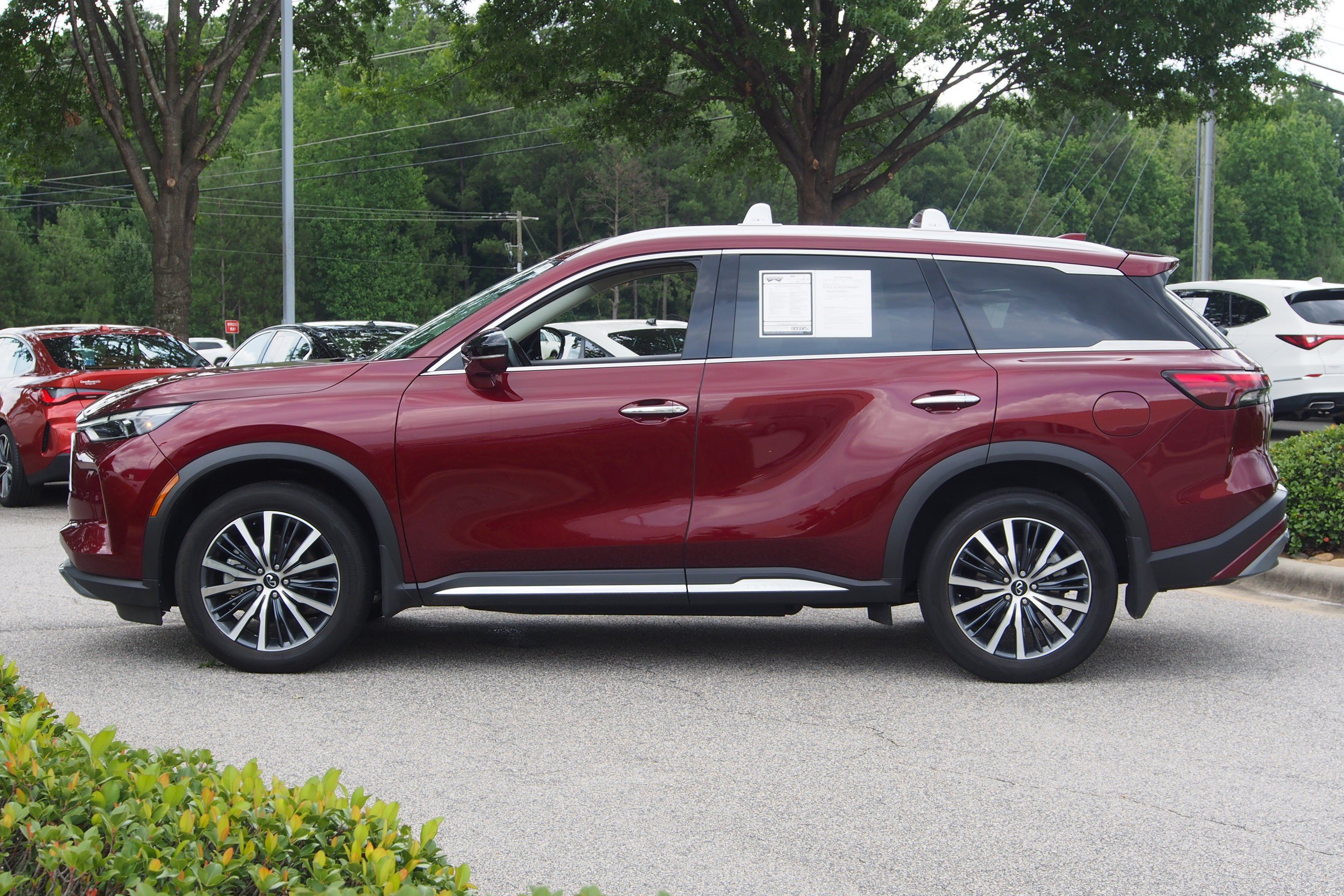 Used 2023 INFINITI QX60 Sensory w/ Cargo Package AWD/4WD image 5