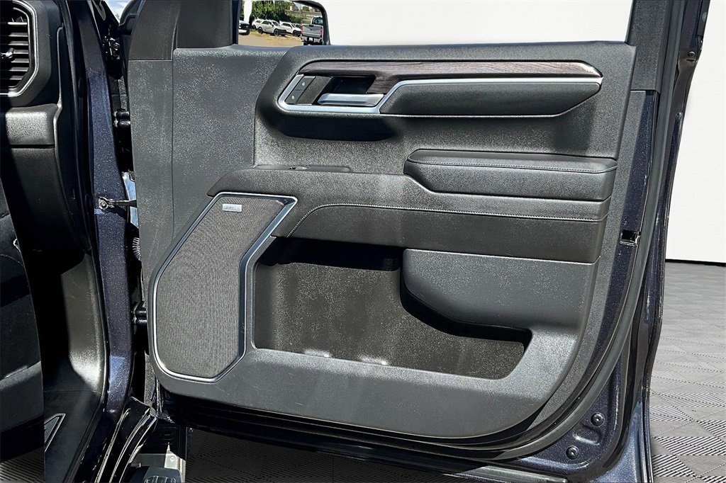 Used 2022 Chevrolet Silverado 1500 LTZ w/ Z71 Off-Road Package image 25