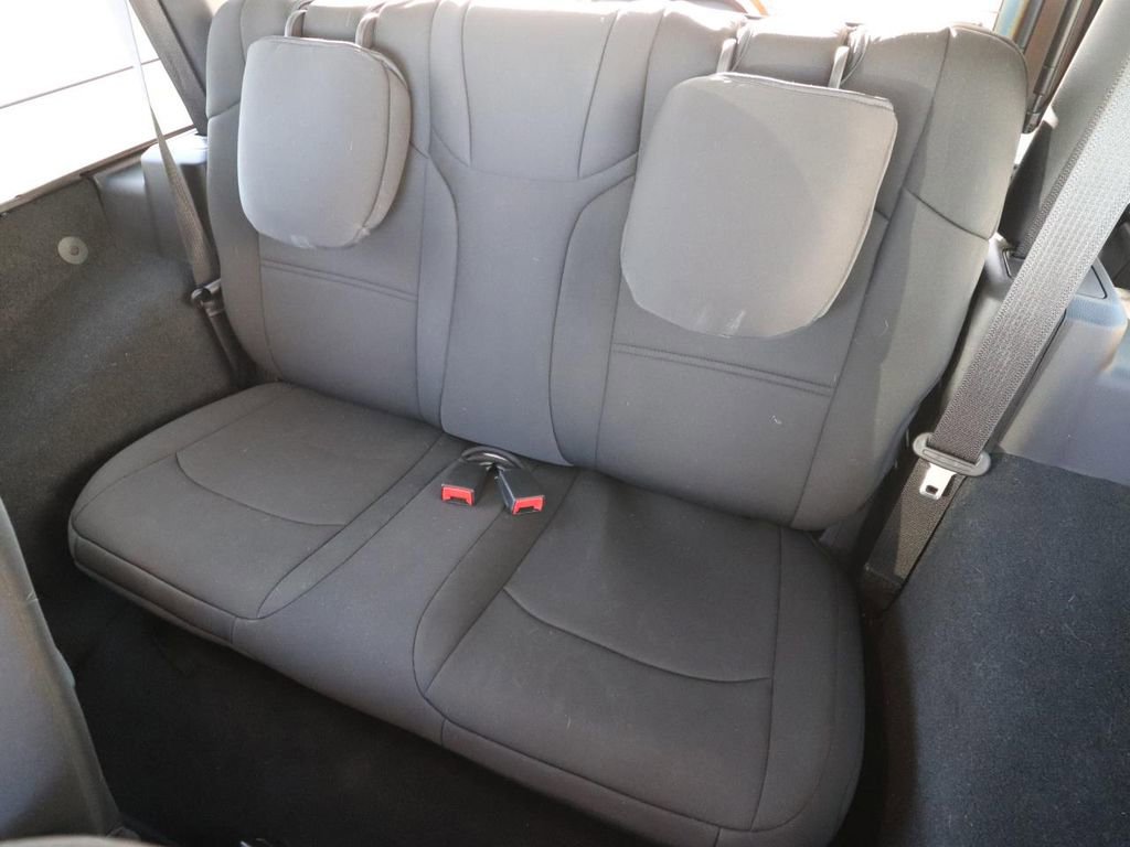 Used 2019 Jeep Wrangler Sport S image 11