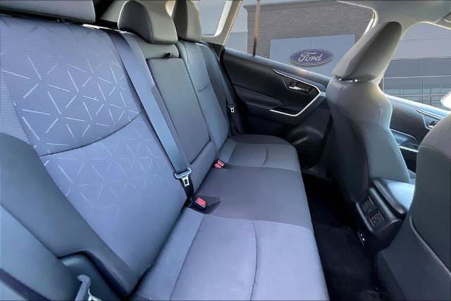Used 2024 Toyota RAV4 XLE FWD image 25