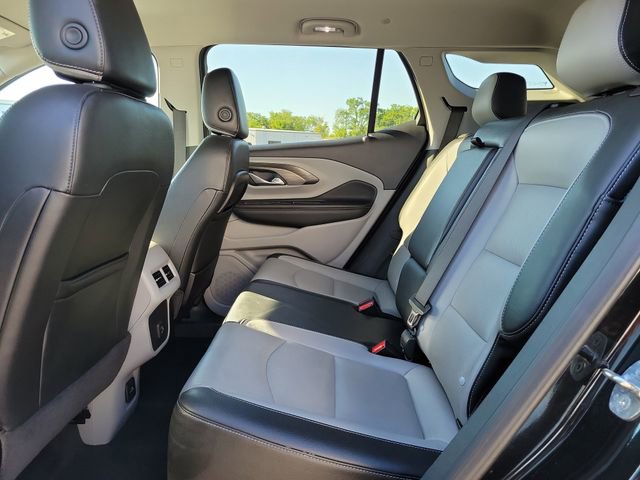 Used 2023 GMC Terrain SLT image 13