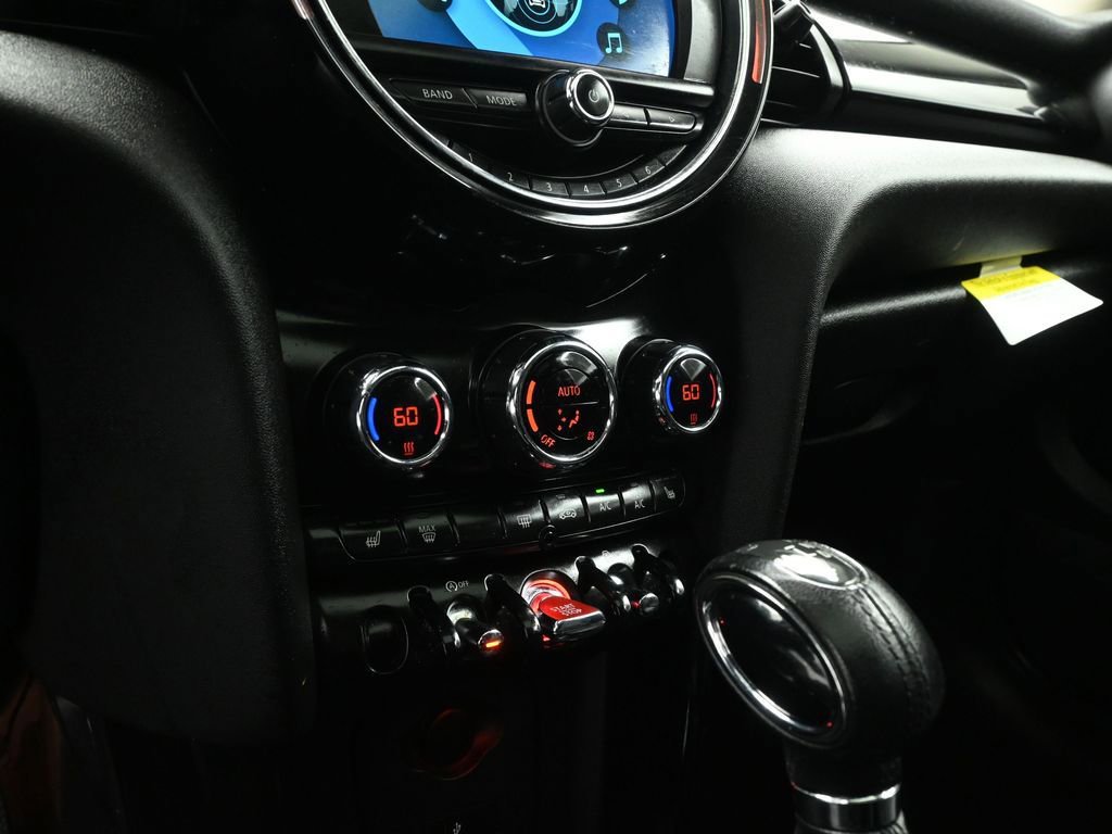 Used 2019 MINI Cooper 2-Door Hardtop image 15