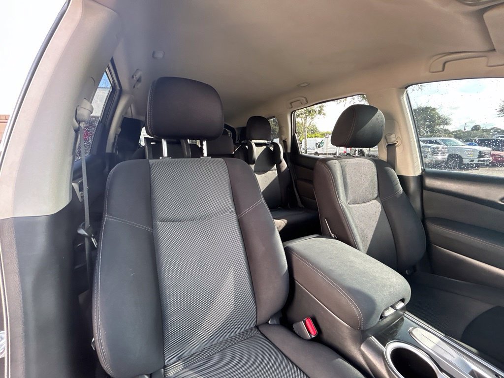 Used 2017 Nissan Pathfinder SV w/ Trailer Tow Package FWD image 28