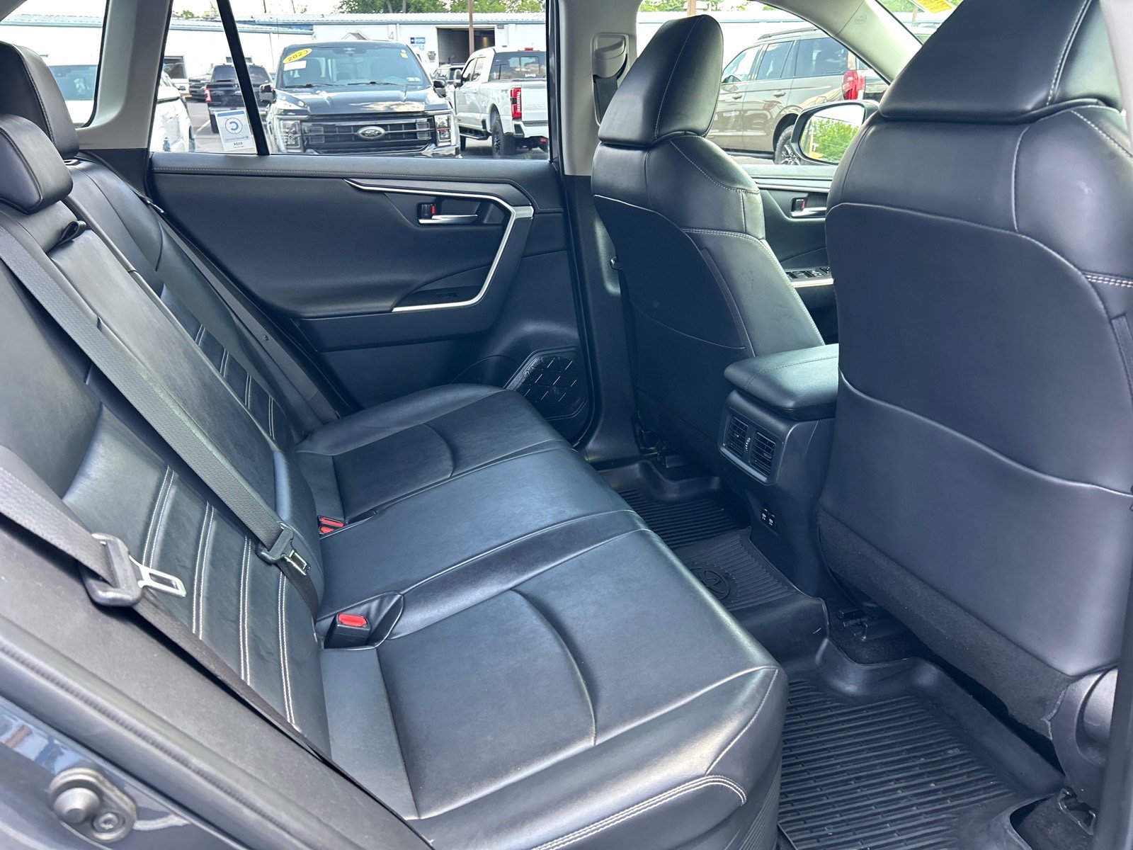 Used 2019 Toyota RAV4 Limited w/ Carpet Mat Package AWD/4WD image 20