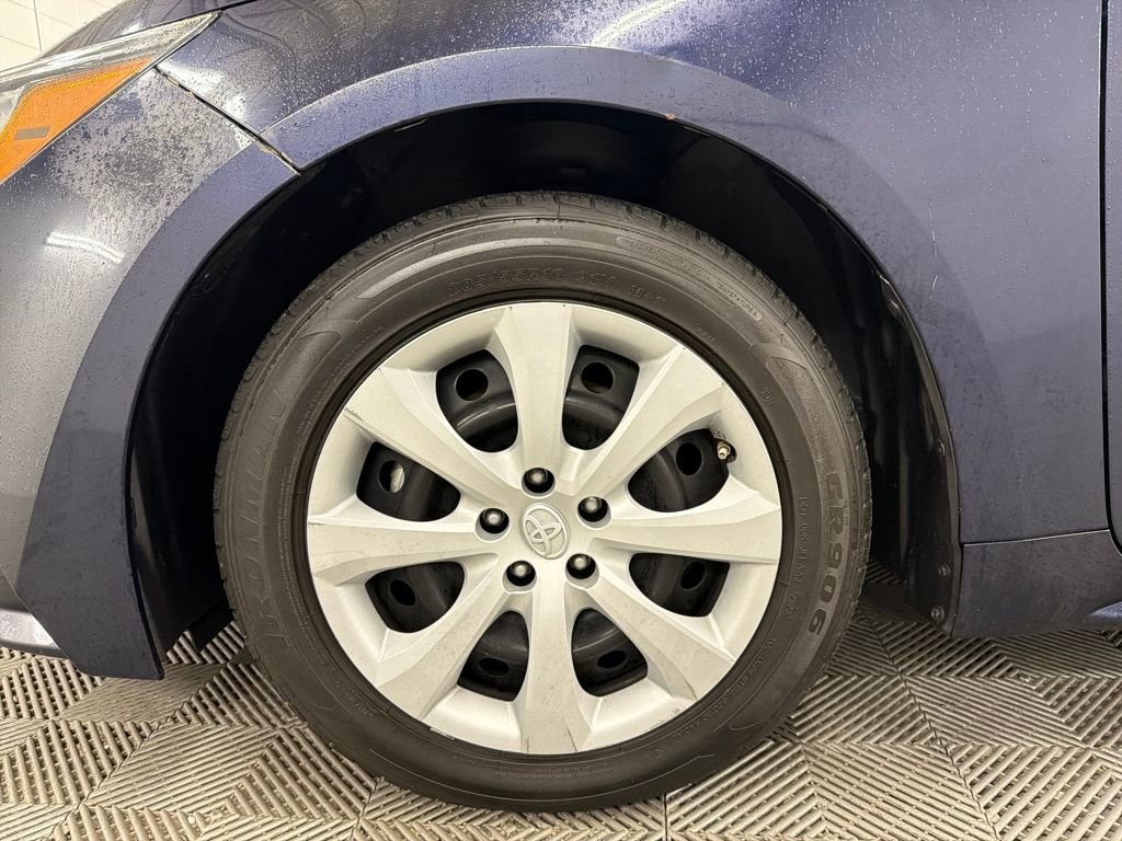 Used 2021 Toyota Corolla LE image 14