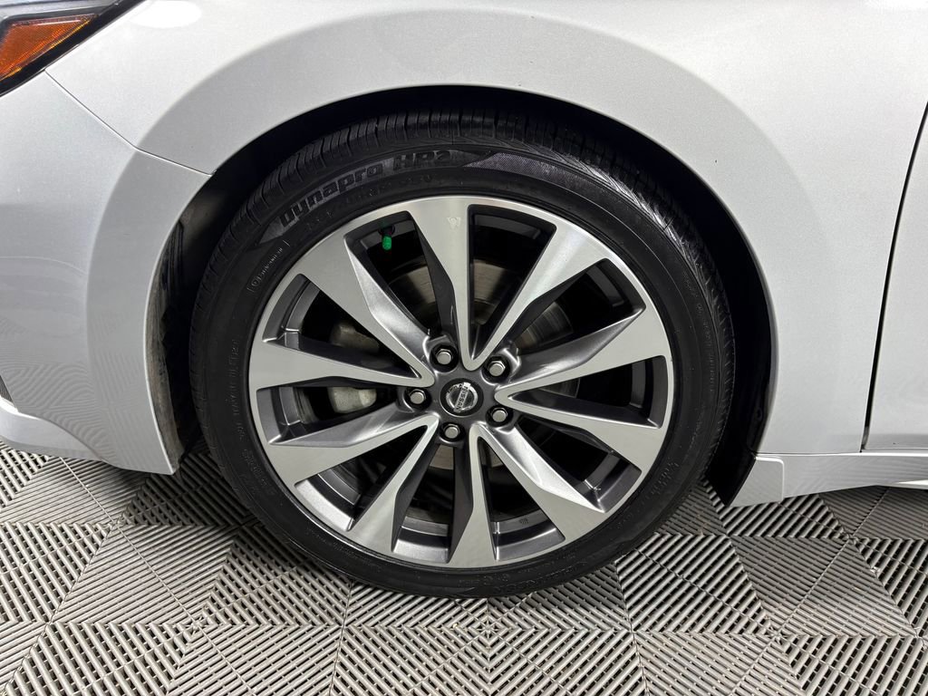 Used 2020 Nissan Maxima Platinum w/ Sport Mat Group FWD image 10
