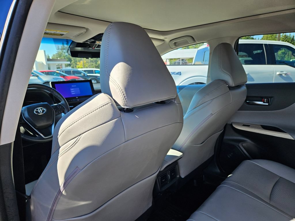 Used 2023 Toyota Venza Limited AWD/4WD image 16