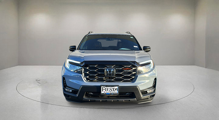 Used 2025 Honda Passport TrailSport image 2
