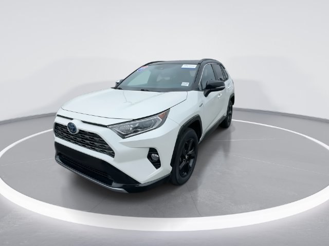 Used 2019 Toyota RAV4 XSE w/ XSE Weather Package AWD/4WD image 3