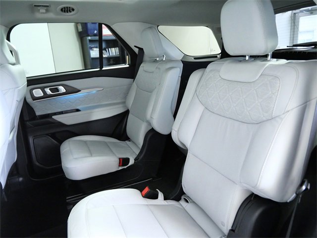 Certified 2025 Ford Explorer Platinum w/ Ultimate Package image 14