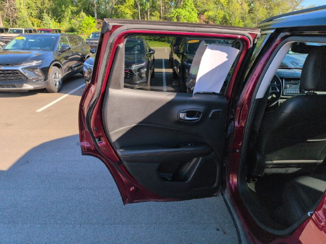 Used 2021 Jeep Compass Limited w/ Sun and Sound Group AWD/4WD image 21