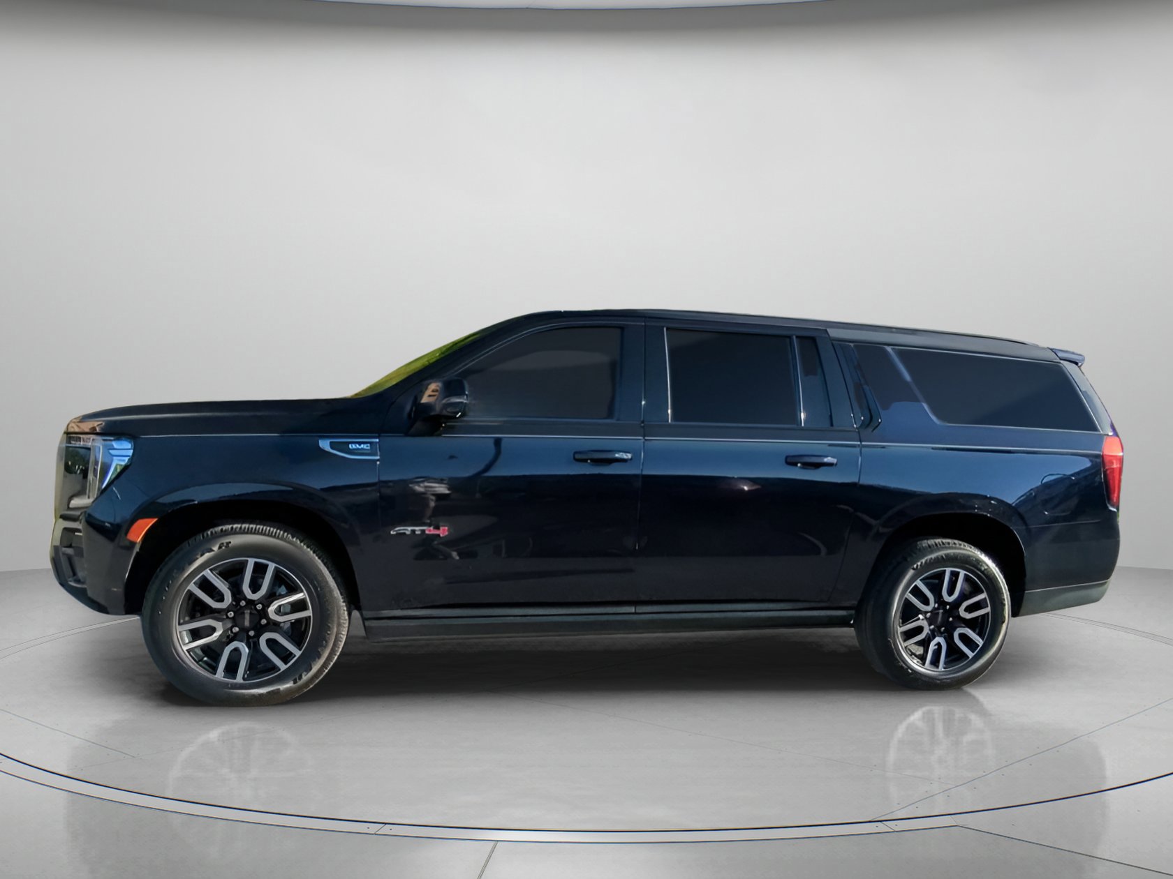 Used 2021 GMC Yukon XL AT4 w/ AT4 Premium Package image 8