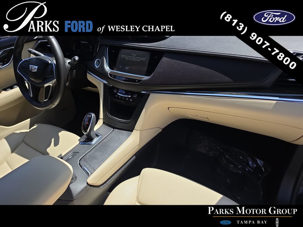 Used 2017 Cadillac XT5 FWD w/ LPO, Wheel Lock Package image 10