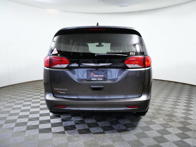 Used 2022 Chrysler Voyager LX FWD image 7
