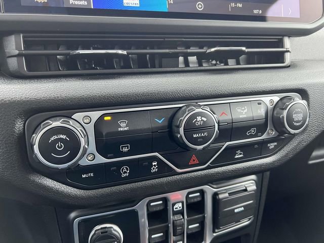 Used 2025 Jeep Gladiator Sport image 20