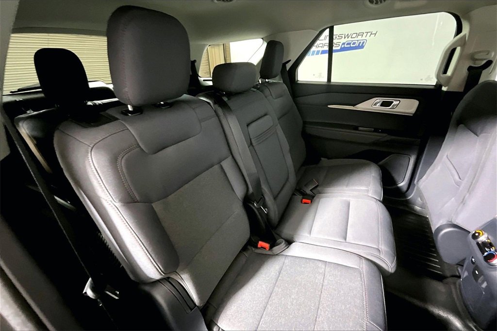 Certified 2025 Ford Explorer Active image 22