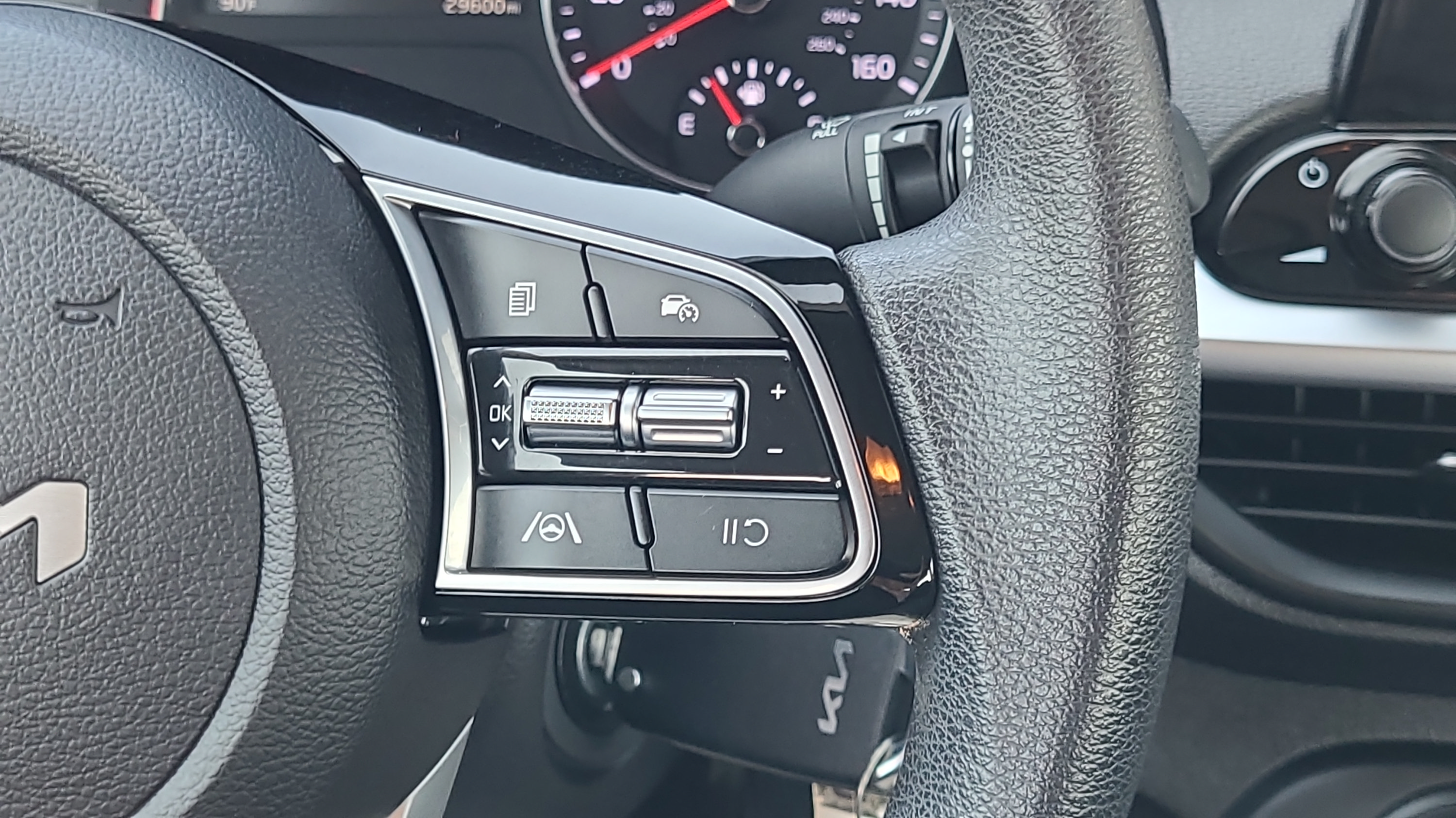 Used 2023 Kia Forte LXS FWD image 13