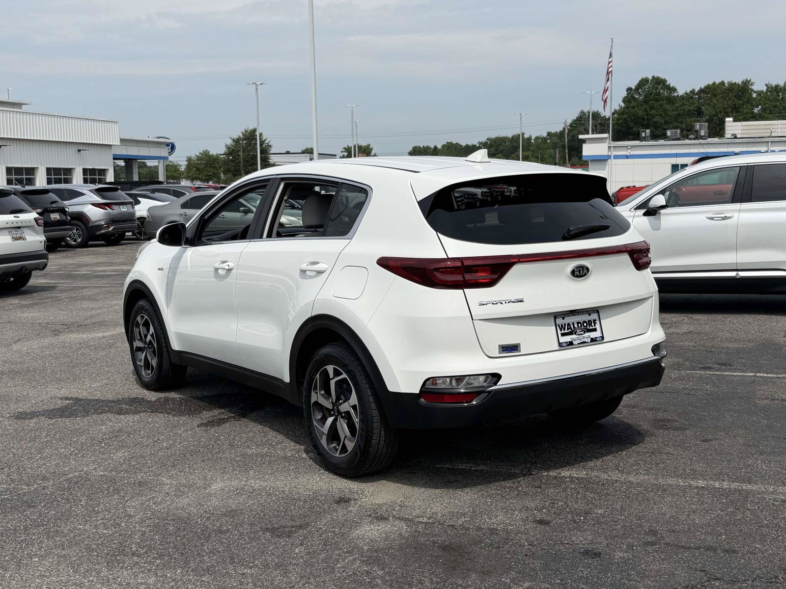 Used 2020 Kia Sportage LX AWD/4WD image 4
