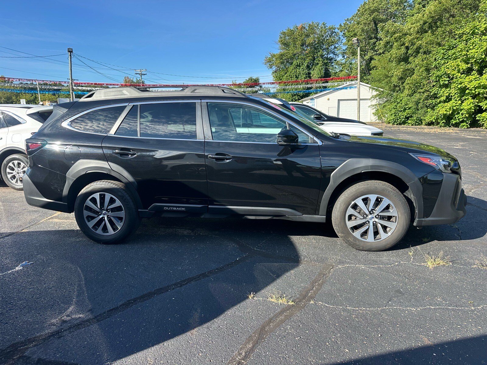 Used 2023 Subaru Outback Premium AWD/4WD image 2