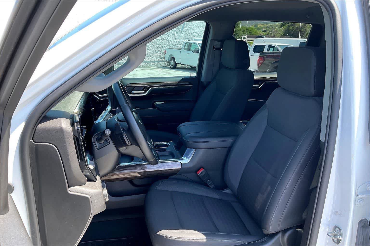Used 2024 Chevrolet Silverado 1500 RST w/ Convenience Package II RWD image 11