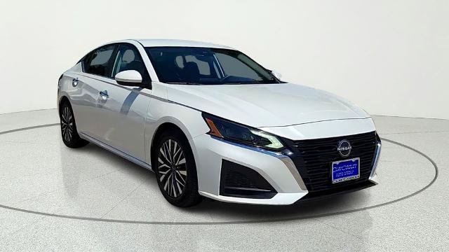 Used 2023 Nissan Altima 2.5 SV