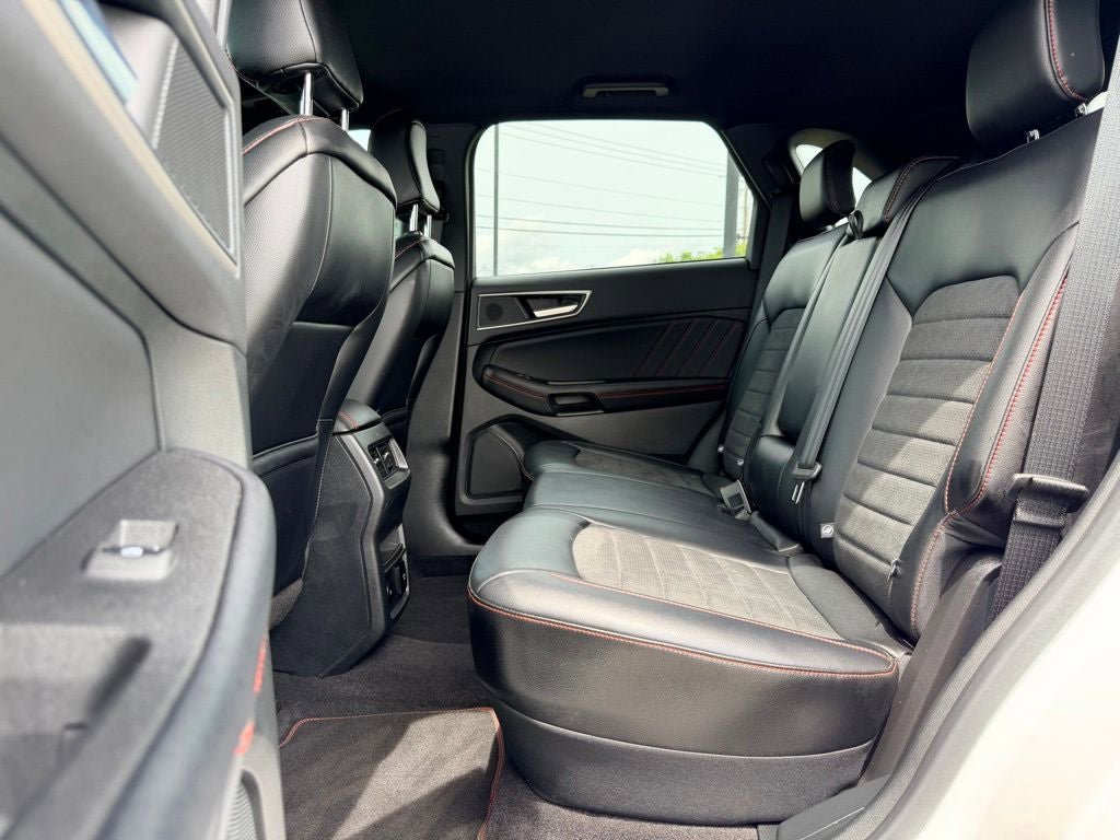 Certified 2023 Ford Edge ST-Line AWD/4WD image 16