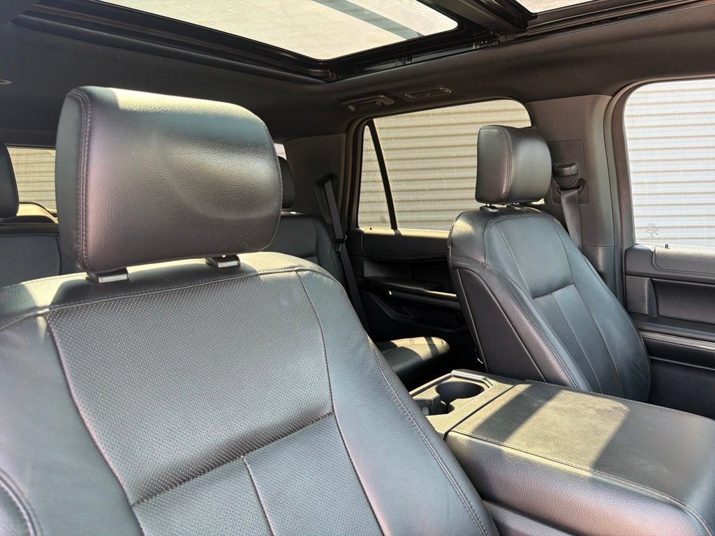 Certified 2018 Ford Expedition XLT w/ Equipment Group 202A AWD/4WD image 20